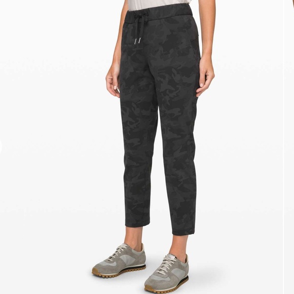 Lululemon On the Fly Pant 7/8 in Incognito Camouflage Multi Grey Size 10 - Picture 1 of 14